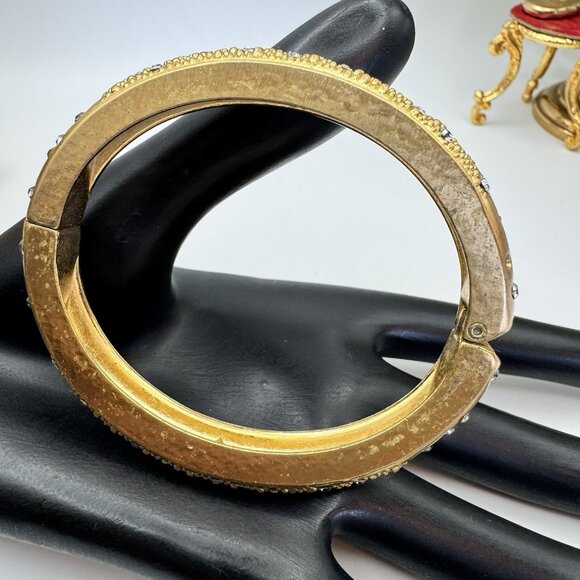 BRIGHTON Gold Tone & Clear Crystals Hammered Hinged Bracelet 6.3/4 - Picture 8 of 10